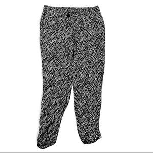 White House Black Market Women's Tribal
Taper Ankle Pull On Casual Pants Size 10